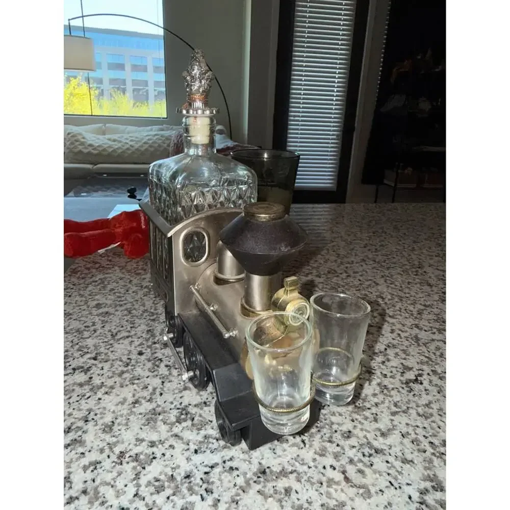VTG TRAIN DC 328 LOCO MUSIC BOX DECANTER SHOT GLASS BAR SET PLAYS 